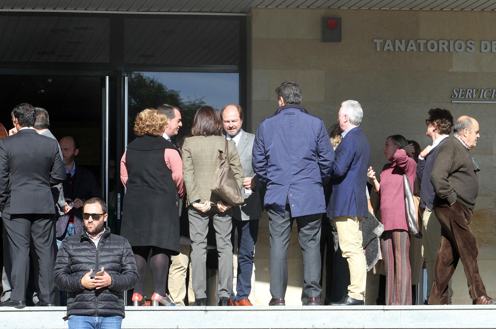 Condolencias a la familia García Palacios durante la mañana en el tanatorio, en imágenes