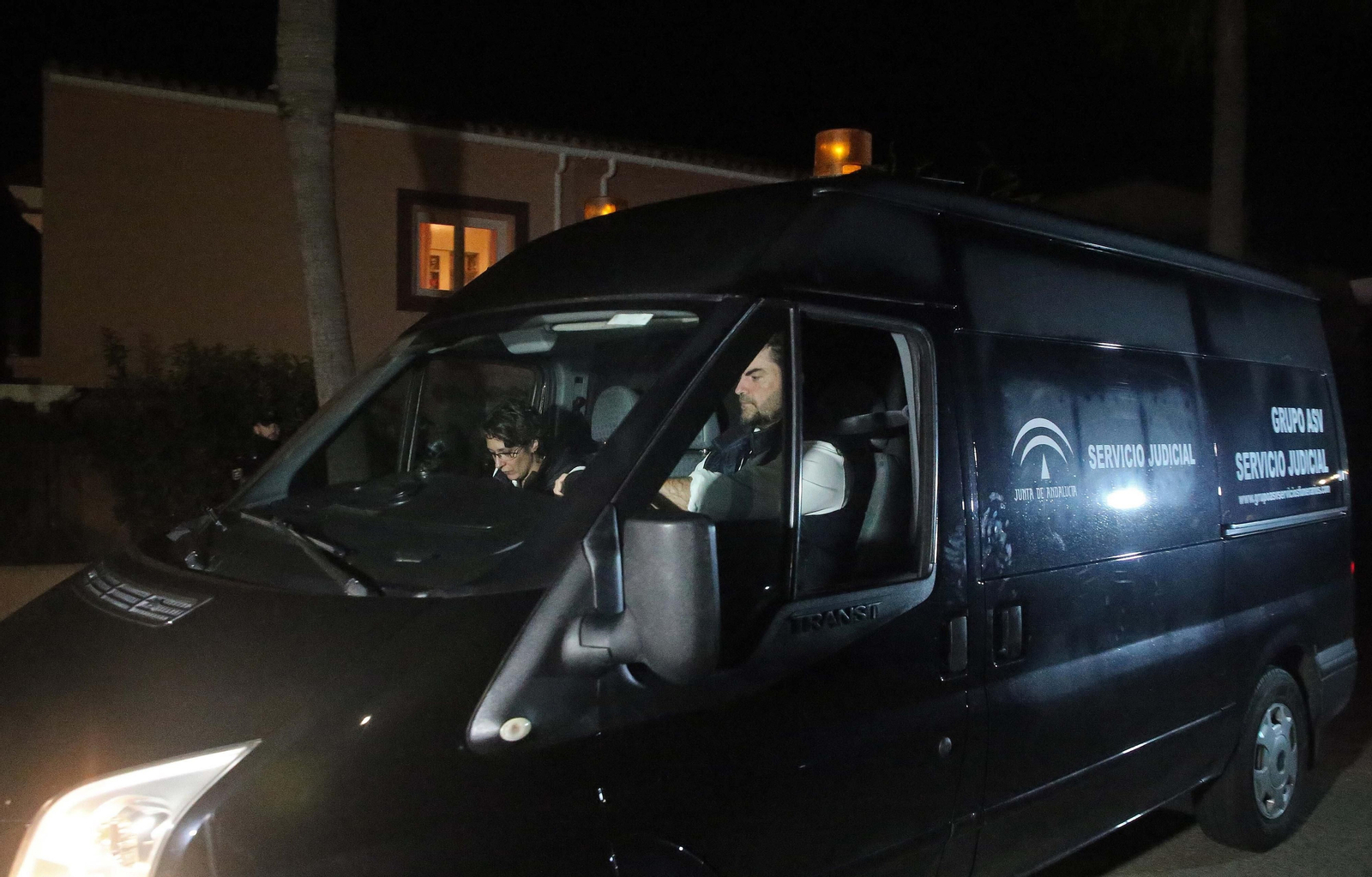 Fotos de la investigación de la Policía Nacional por dos muertes en La Alcaidesa, La Línea