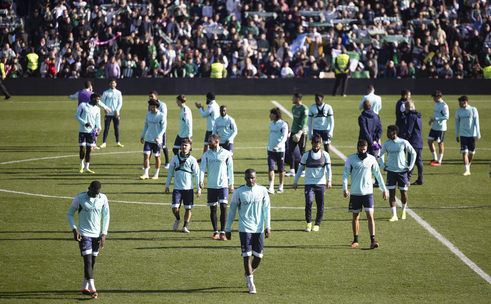 El entrenamiento del Betis a puerta abierta, todas las fotos