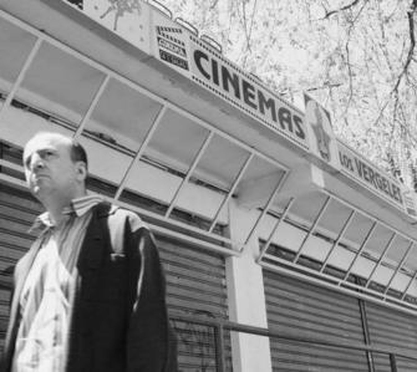 El cine Los Vergeles lleva funcionando en Granada desde 1980.