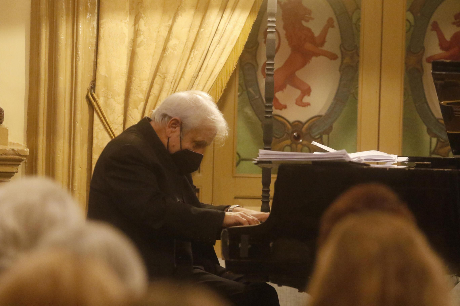 La gala lírica a beneficio de la Real Academia de Córdoba celebrada en el Círculo, en fotografías