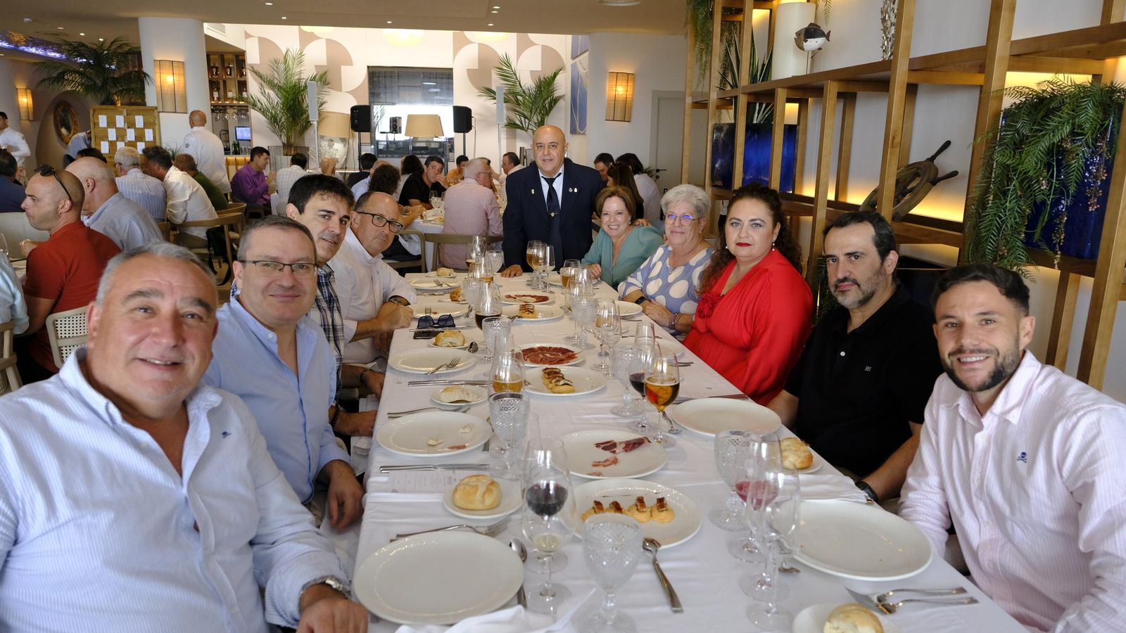 Comida de homenaje por su jubilación a Francisco Martínez, jefe de Servicios de 'El Acebuche'