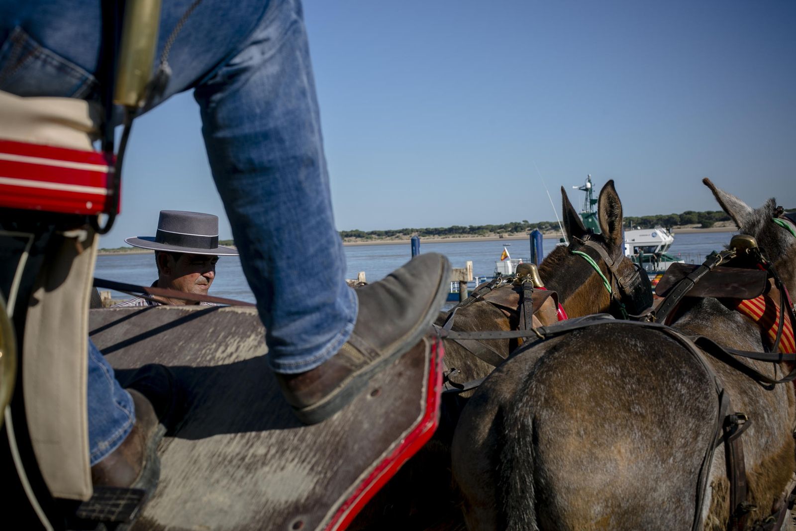 La hermandad de Sanlúcar cruza Bajo de Guía