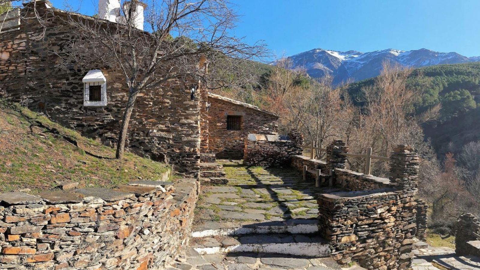 Preciosa vista del albergue de Ubeire.