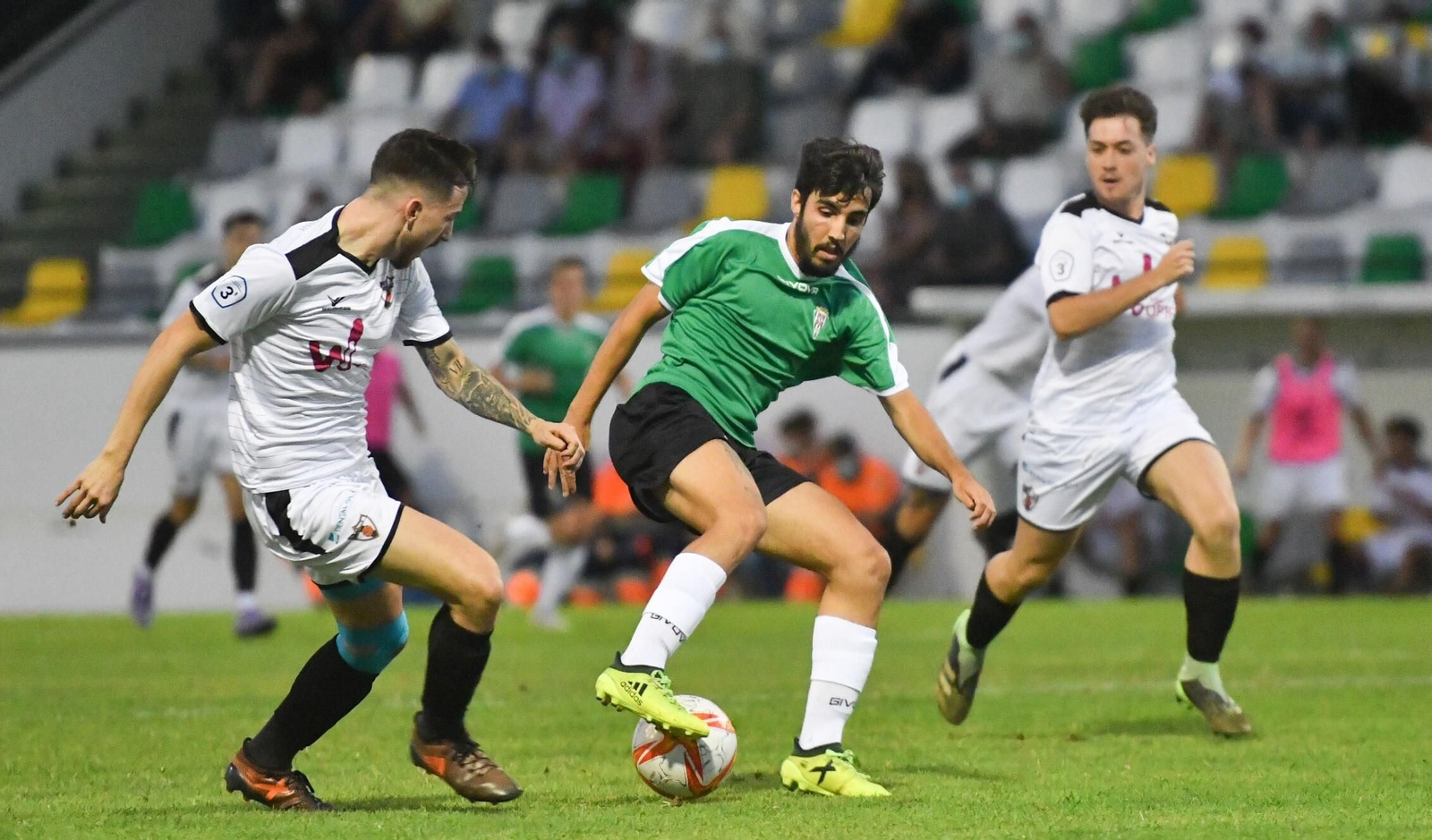 La plantilla del Córdoba CF 21-22, uno a uno