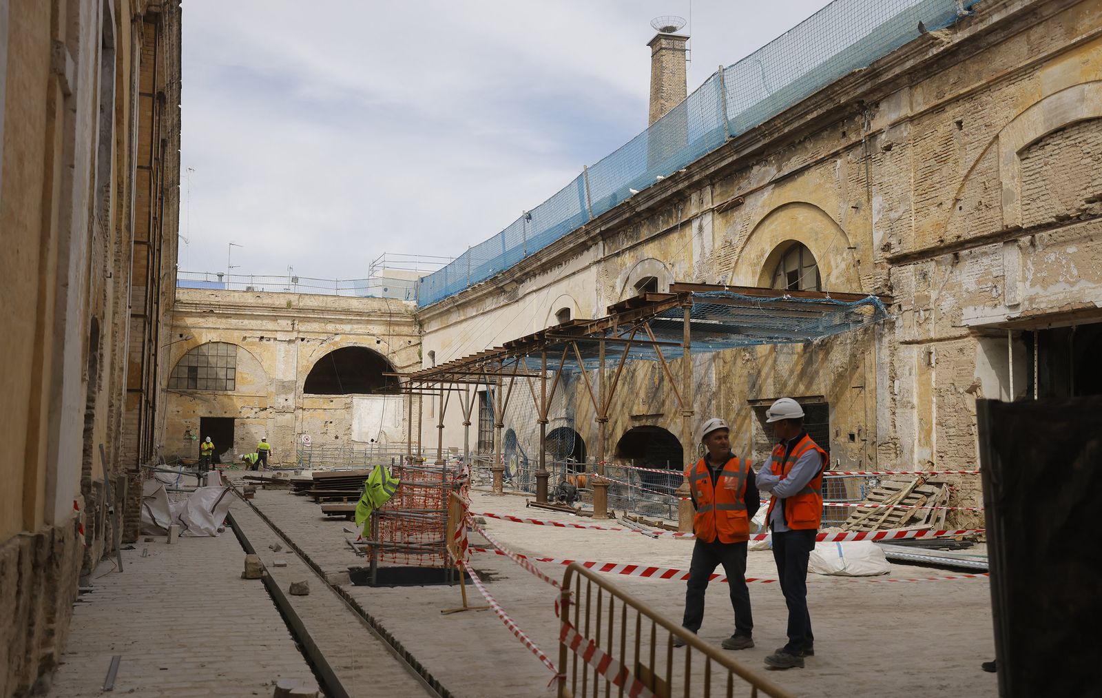 Las imágenes de la visita  a la Fábrica de Artillería