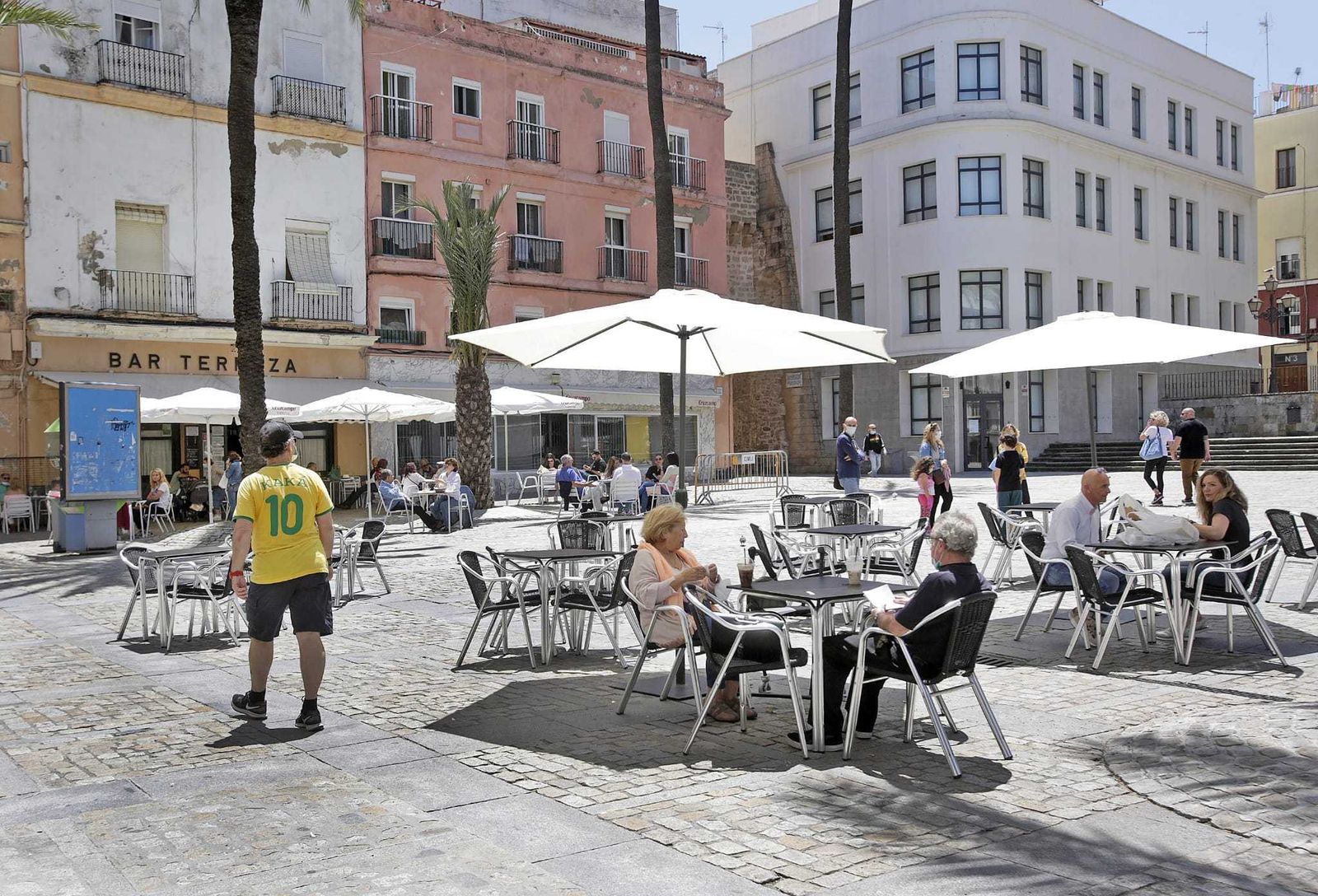 La fase 1 permite la reapertura de terrazas.