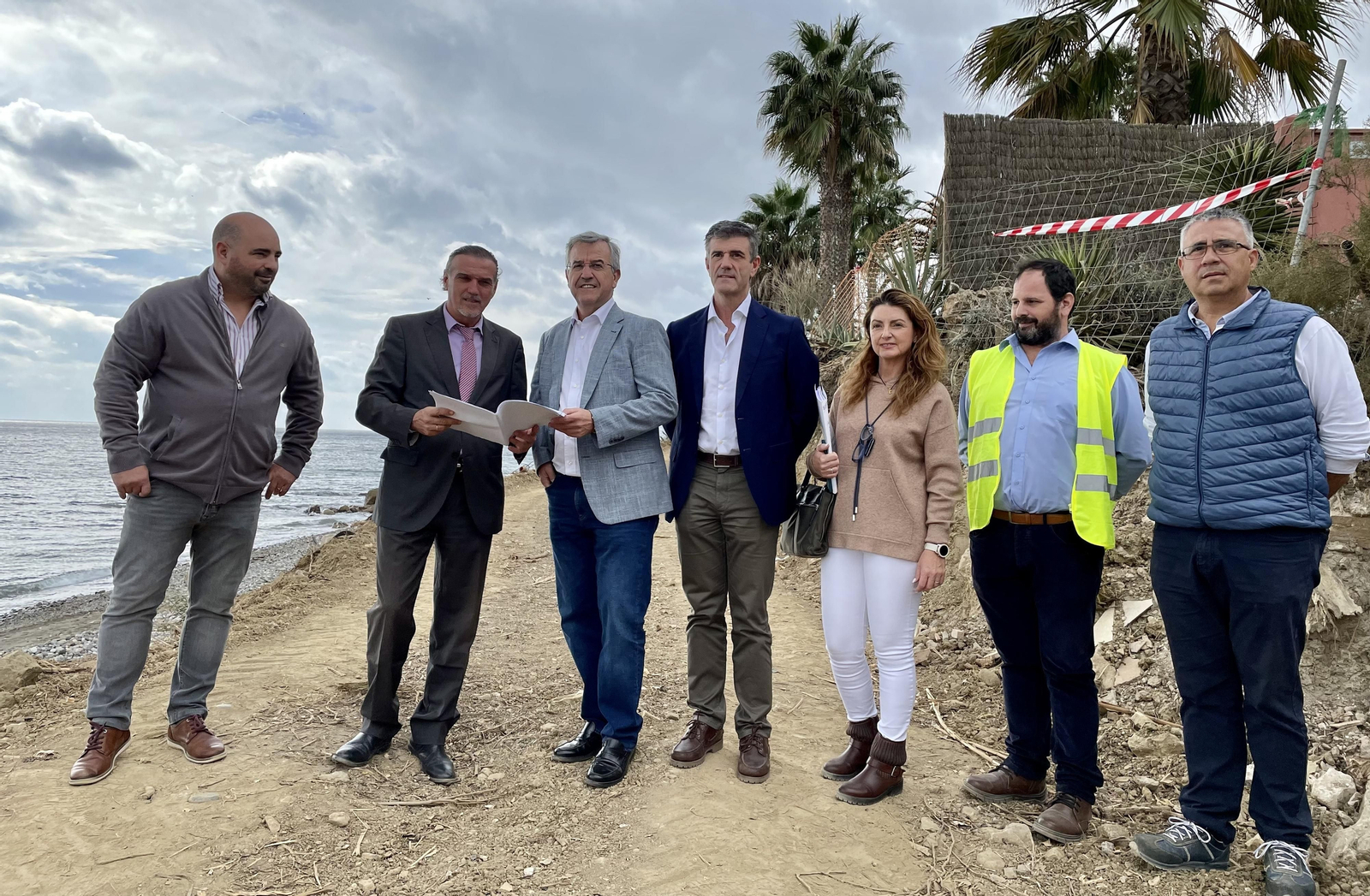 La visita institucional al nuevo tramo de corredor litoral en Guadalobón. La visita institucional al nuevo tramo de corredor litoral en Guadalobón.