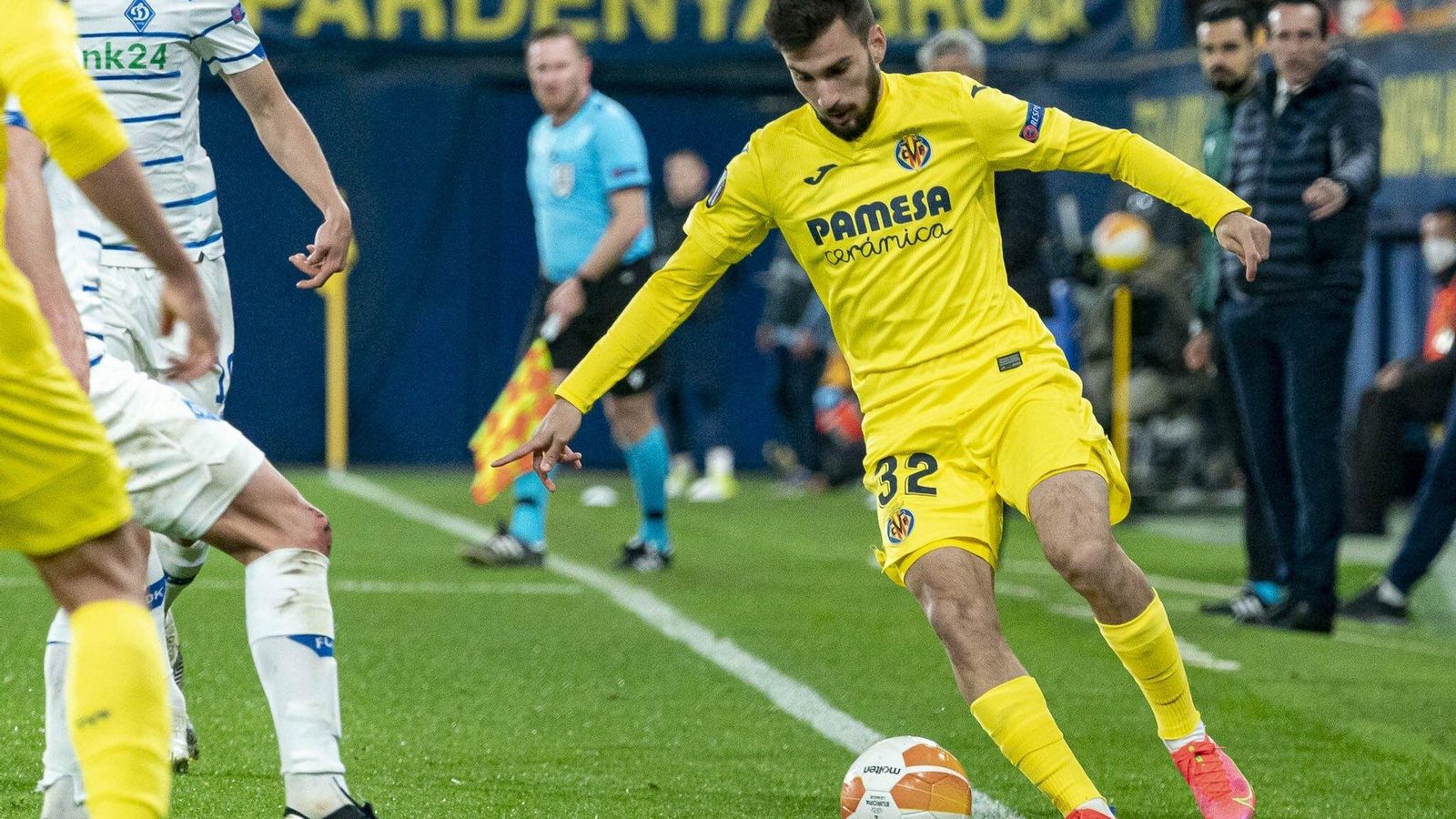 Álex Baena, con la camiseta del Villarreal.
