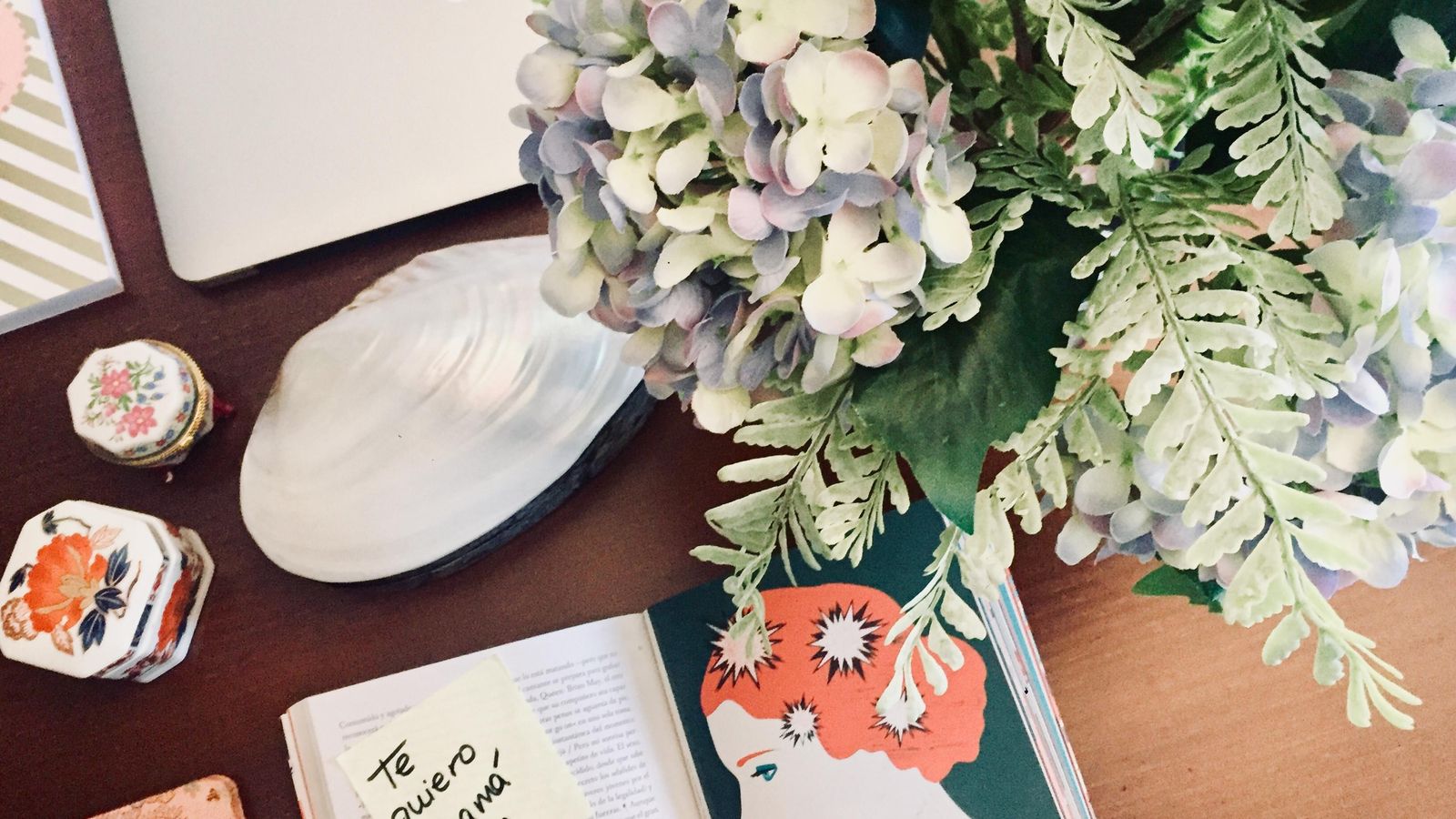 Raros, radicales y libres, Carlos Cubeiro. Editorial: Modernito Books