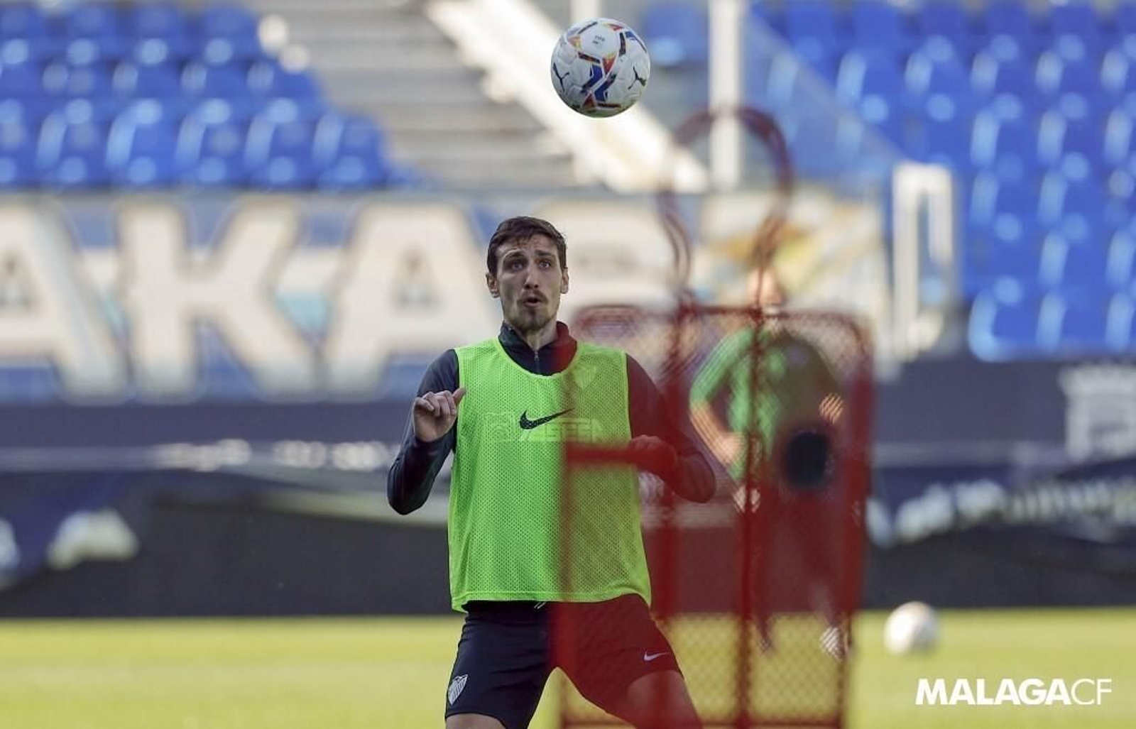Scepovic durante un entrenamiento con el Málaga.
