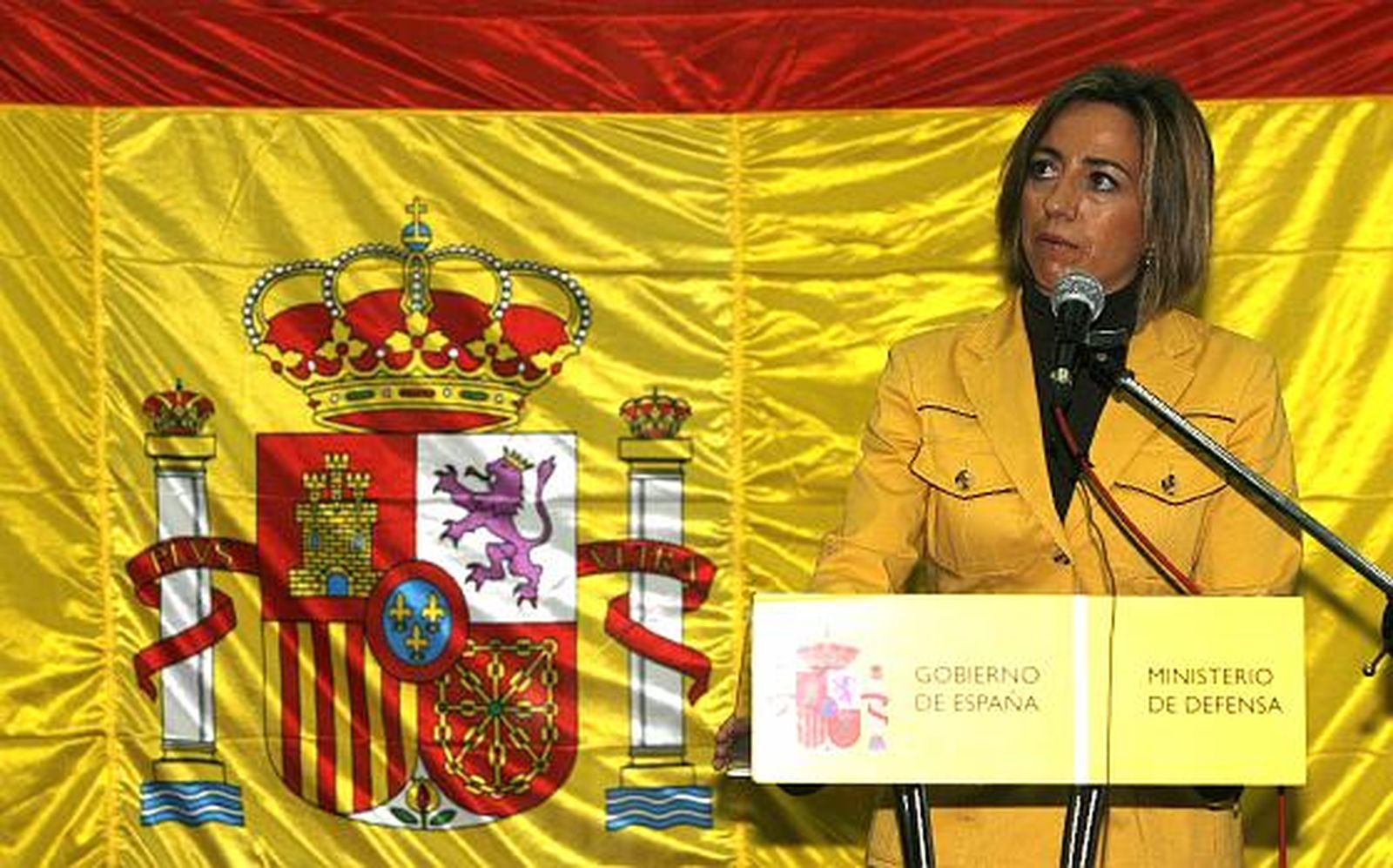 La ministra Chacón despide en Rota al ´Patiño´, que se incorpora a la operación Atalanta en aguas de Somalia. 

Foto: Borja Benjumeda