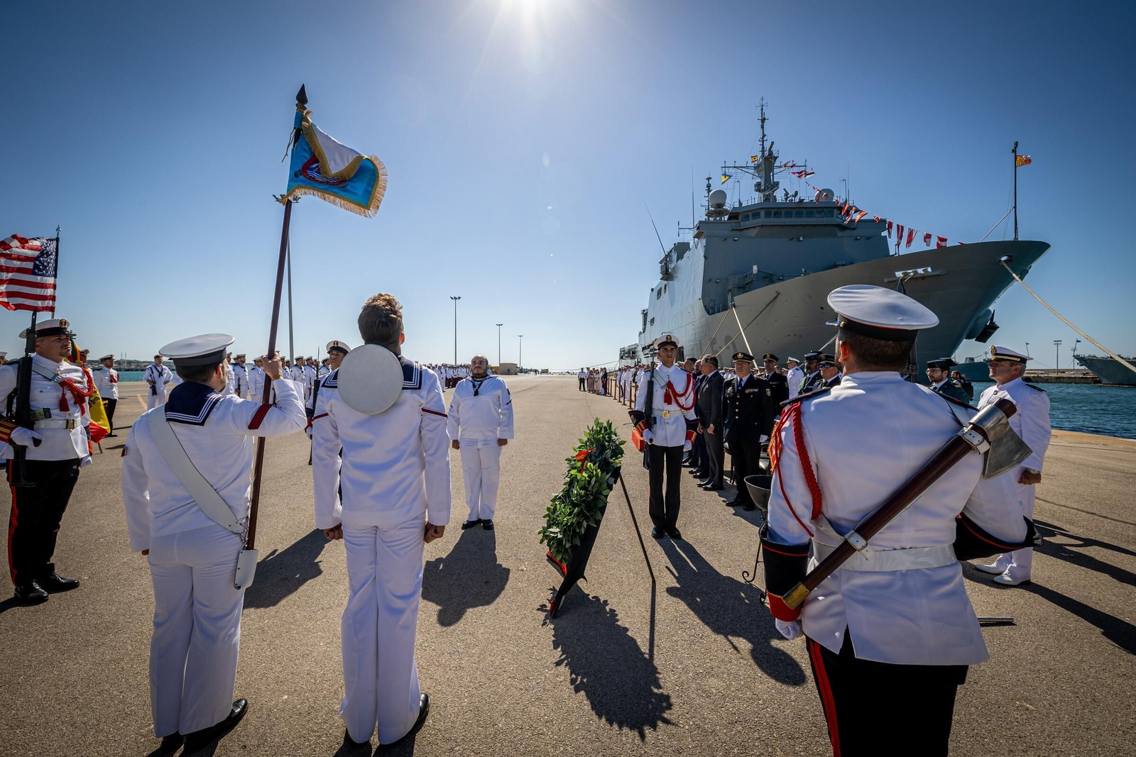 Imágenes: España y EEUU conmemoran 70 años de "guardias juntos" en la Base de Rota