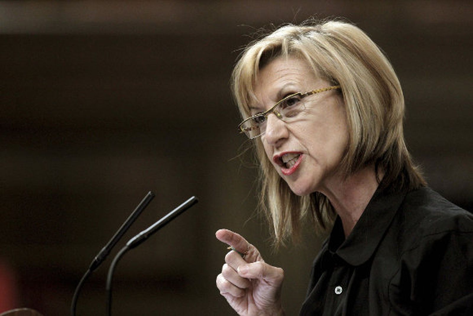 Zapatero sólo halla comprensión en el PSOE y en Coalición Canaria