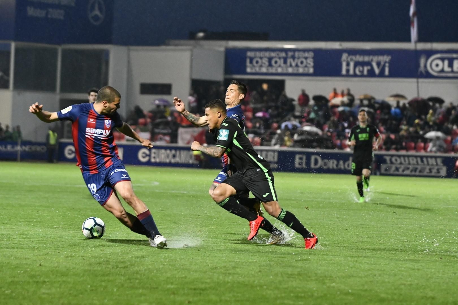 El Huesca-Granada CF, en imágenes