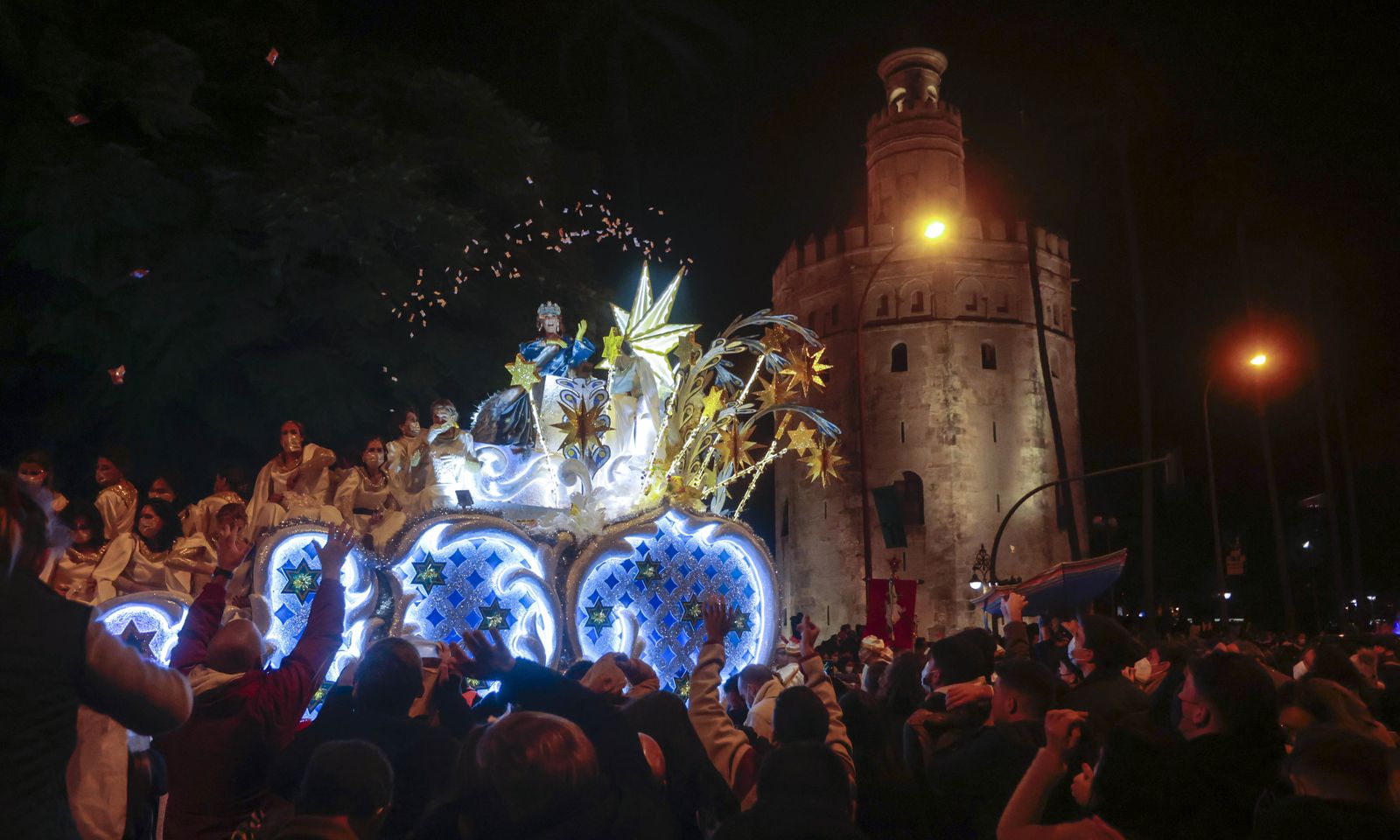 Imágenes de la cabalgata por el Paseo de Colón