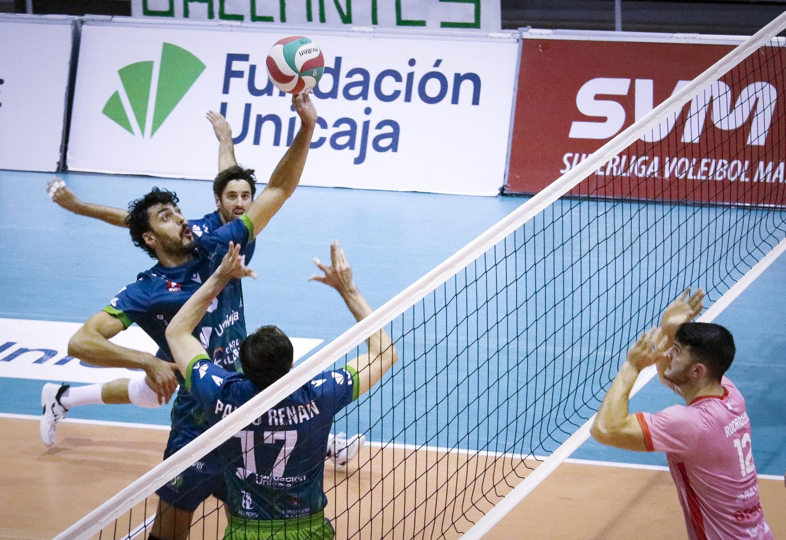 Unicaja Costa de Almería-Arenal Emeve de la Superliga, en imágenes