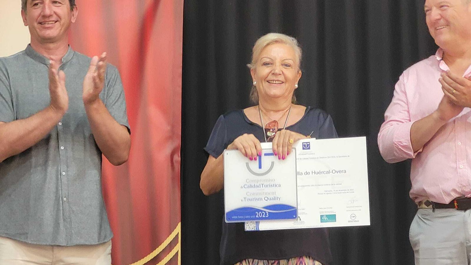 Ofreciendo la mejor atención a visitantes y turistas.