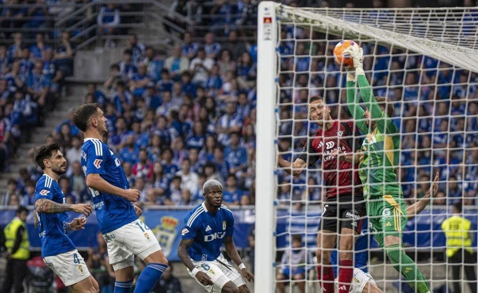 Las fotos del ascenso del Oviedo ante el Mirandés