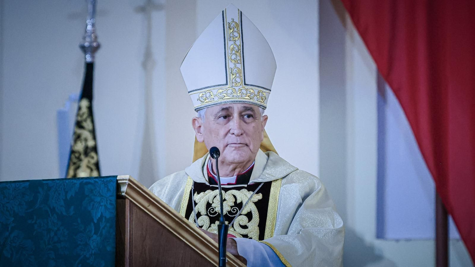 El obispo Rafael Zornoza, en una de sus últimas comparecencias en la coronación canónica de la Virgen de la Esperanza de San Fernando.