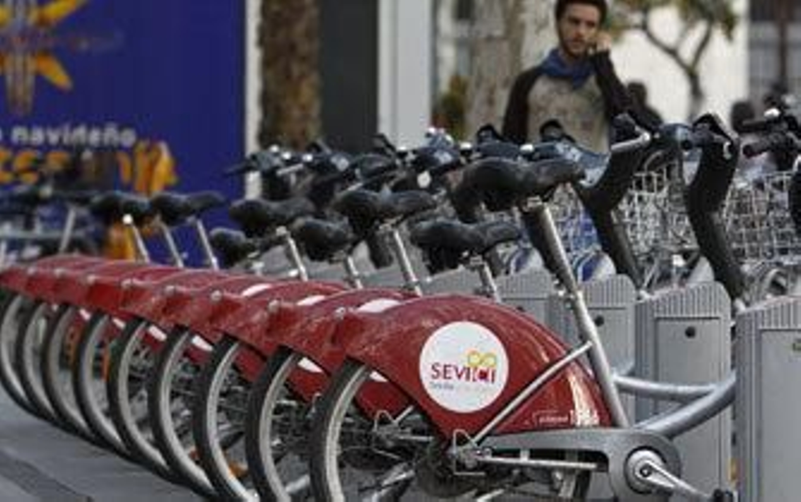 La ciudad de Sevilla, con Sevici, es uno de los mejores exponentes del servicio de préstamo de bicicletas./Juan Carlos Muñoz