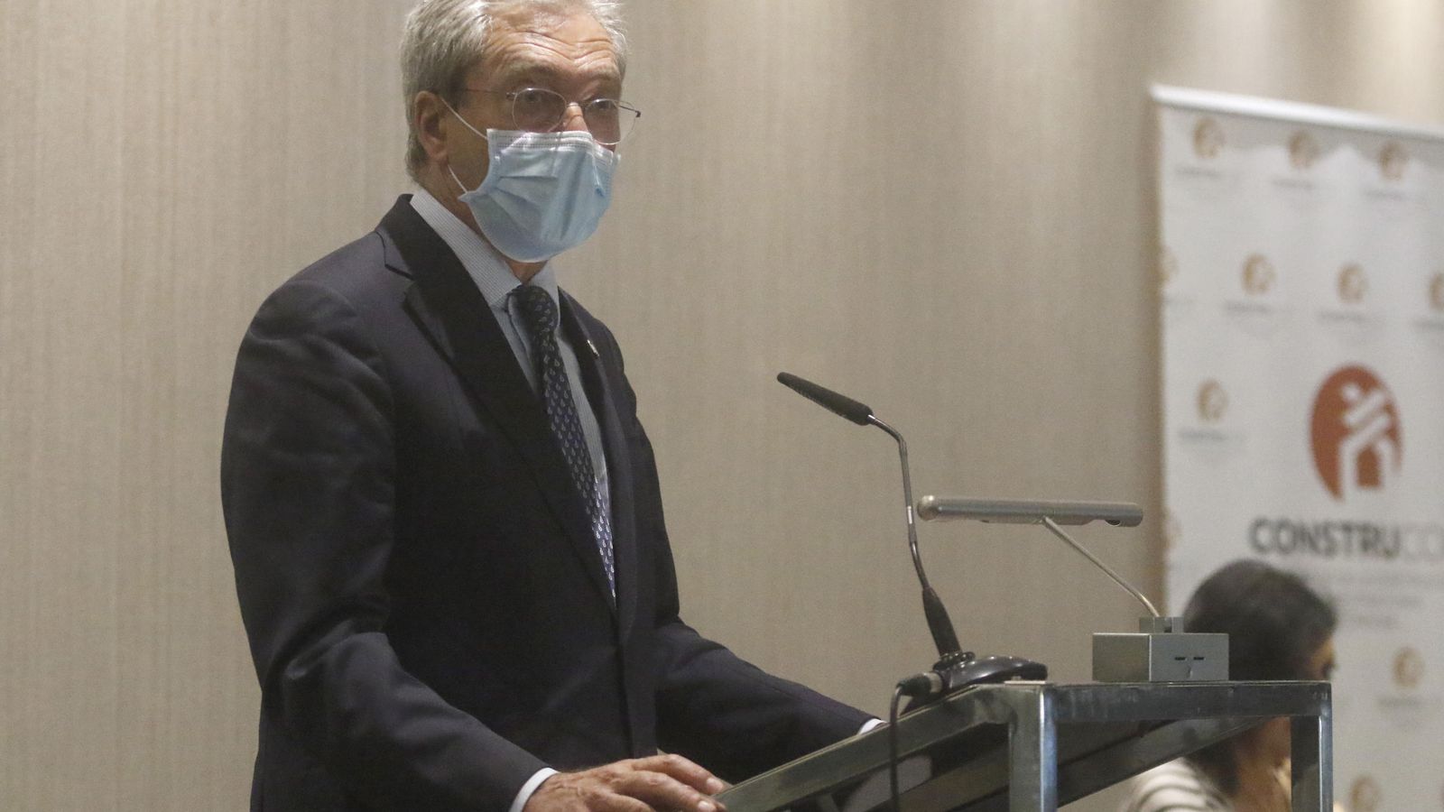 Rogelio Velasco, durante su intervención en la asamblea de Construcor.