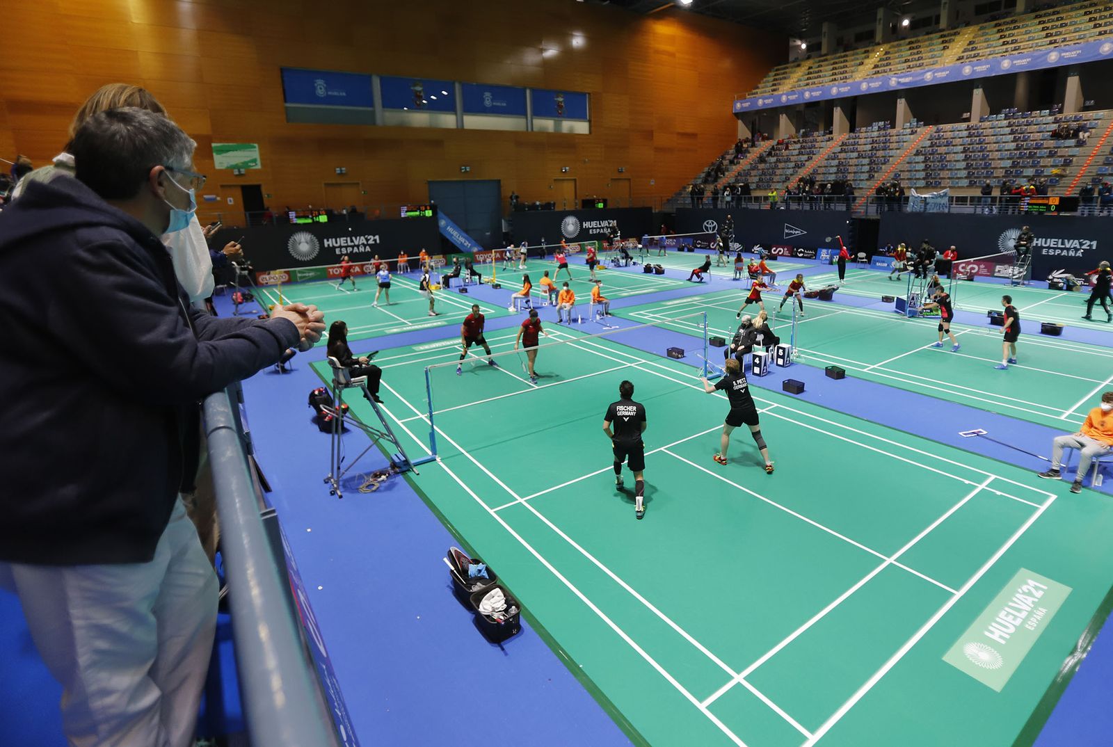 Imágenes del primer día de competición del Mundial senior de bádminton de Huelva 2021