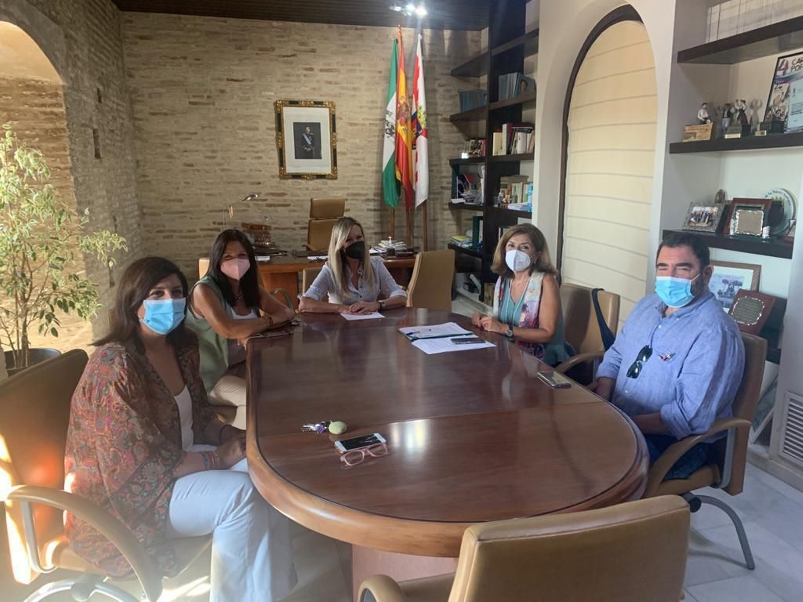 Reunión sobre los avances del centro de salud de Bujalance.