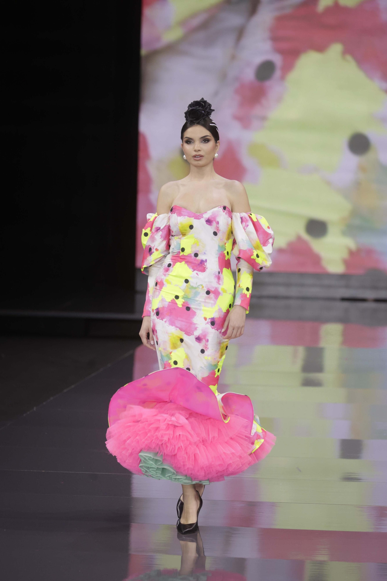 El desfile de  De Lunares y Volantes en SIMOF 2023, todas las fotos