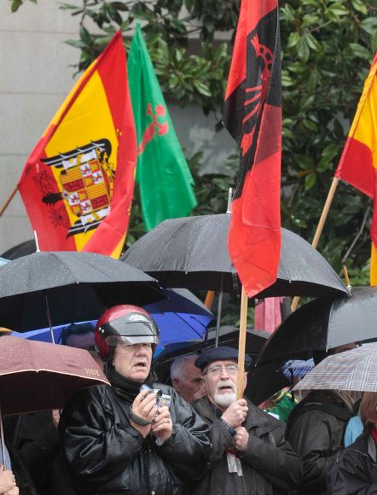 La Plataforma contra el 2 de enero denuncia que se "enarbolan banderas fascistas" en la celebración de la Toma