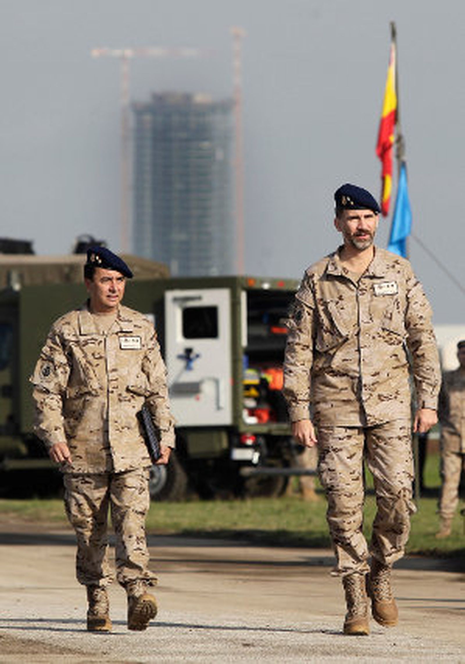 El príncipe asiste a un despliegue del Grupo Móvil de Control Aéreo en Tablada