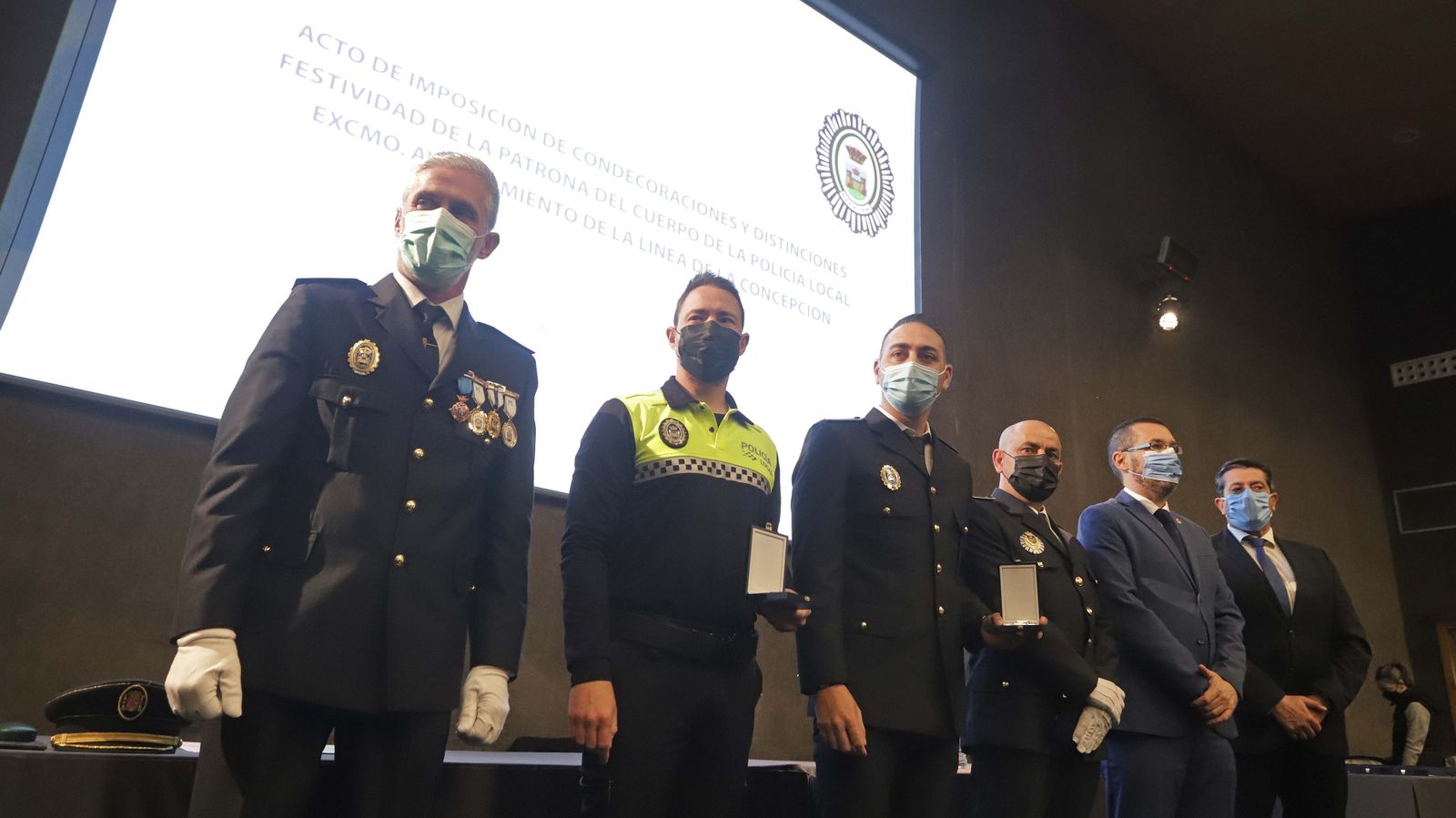 Fotos de la entrega de condecoraciones y reconocimientos de la Policía Local de La Línea