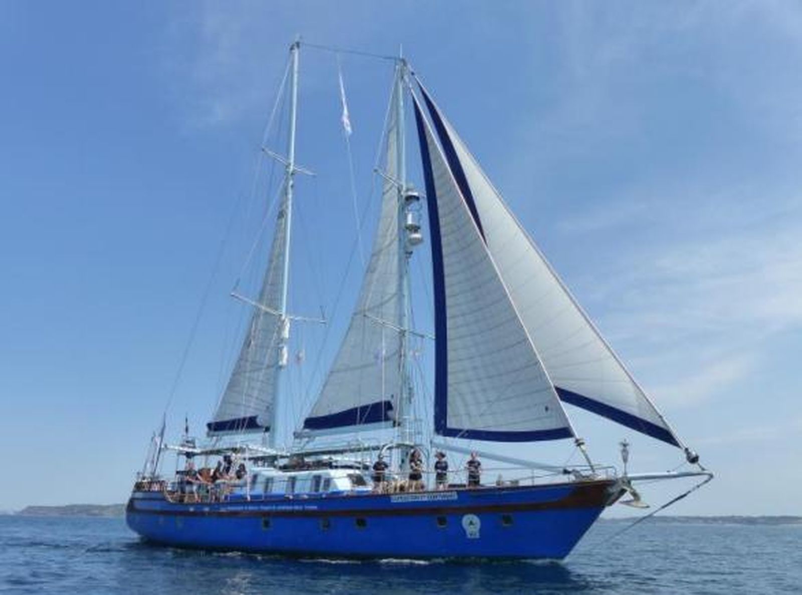 El barco científico '7ª Expedición continente'