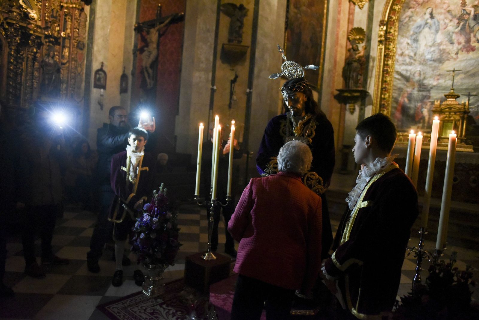 El coronavirus provoca la suspensión del besapiés de El Rescate