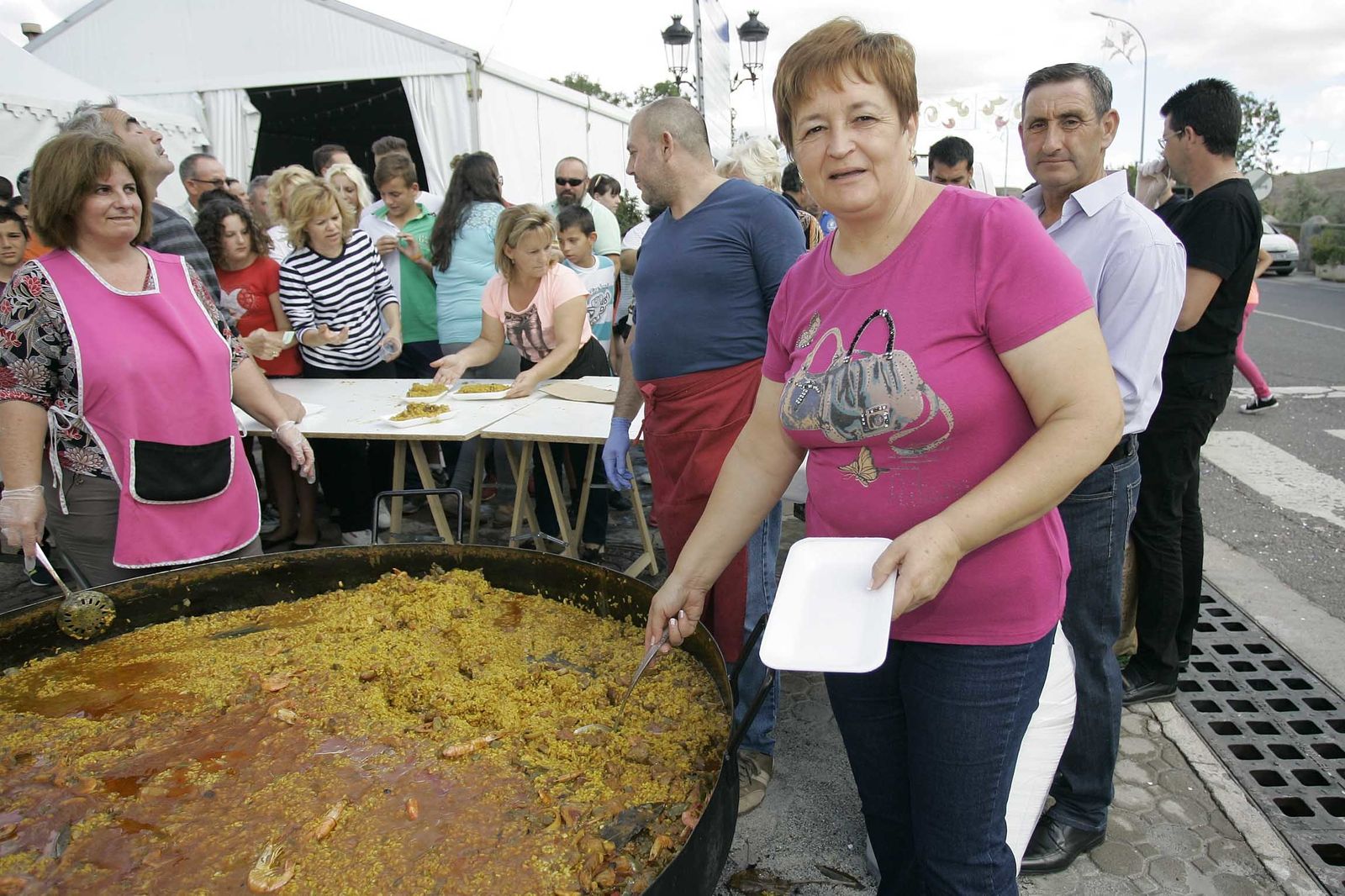 A las 14:00 se procederá a la degustación de las paellas elaboradas desde las 11:00.
