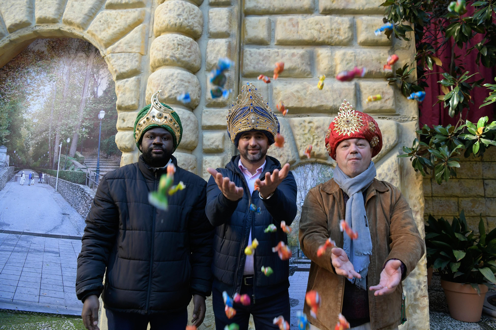 Los tres vecinos de Granada que encarnarán a los Reyes Magos en la Cabalgata de este 2022.
