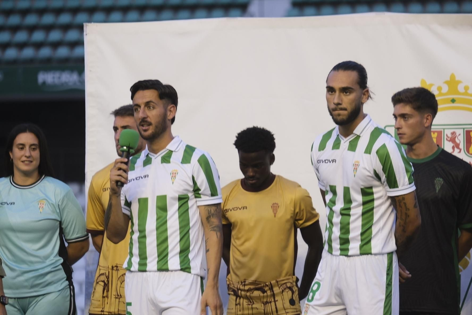 Las mejores fotos de las nuevas camisetas del Córdoba CF Las mejores fotos de las nuevas camisetas del Córdoba CF