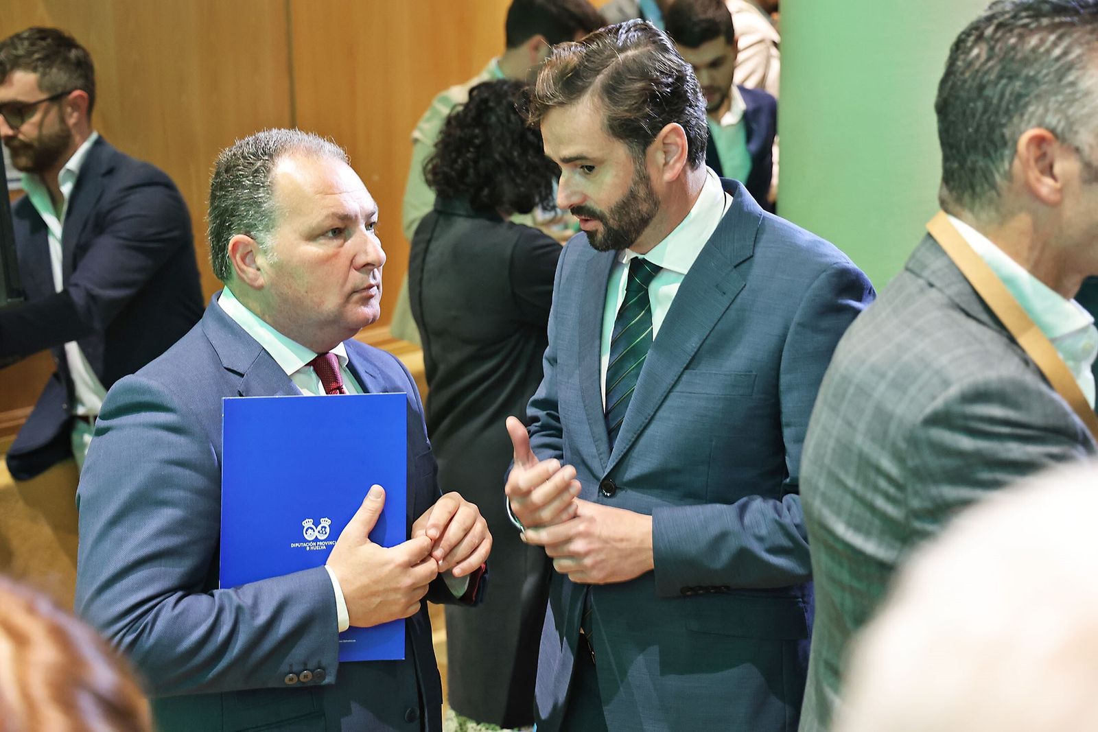 El presidente de la Diputación con el presidente de la Cámara de Comercio.