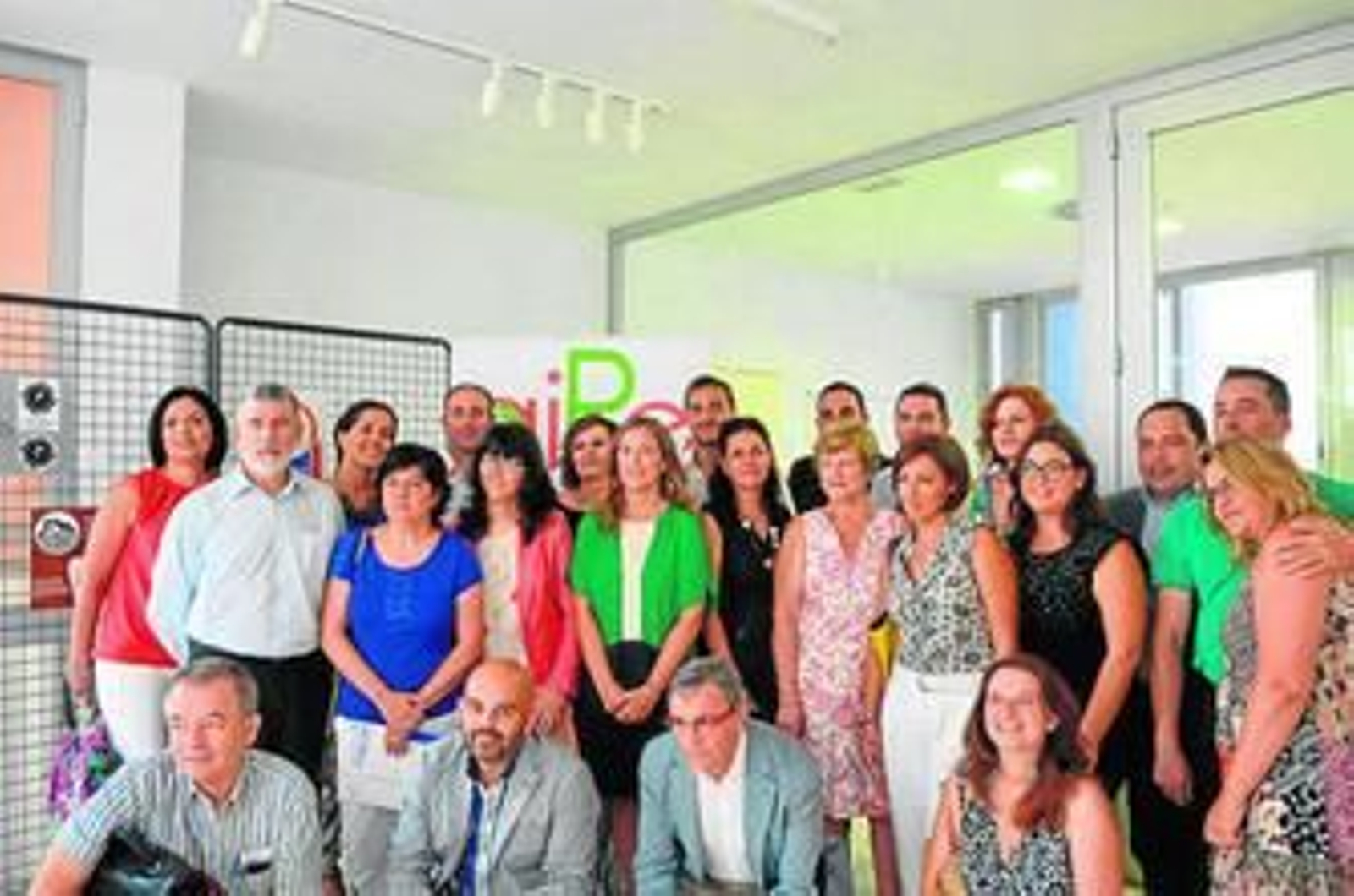 Los representantes de las 18 empresas con la concejala Martínez Labella.