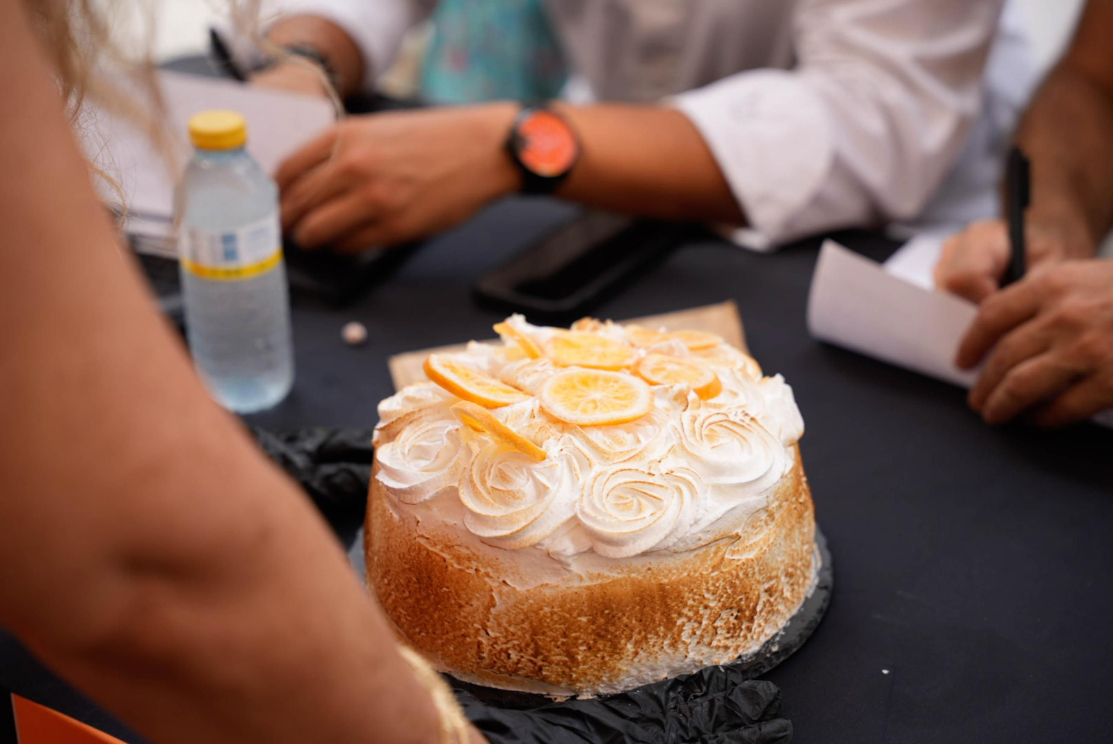 La Cofradía del Tomate y la semifinal del concurso gastronómico de la Feria de Almería, en imágenes