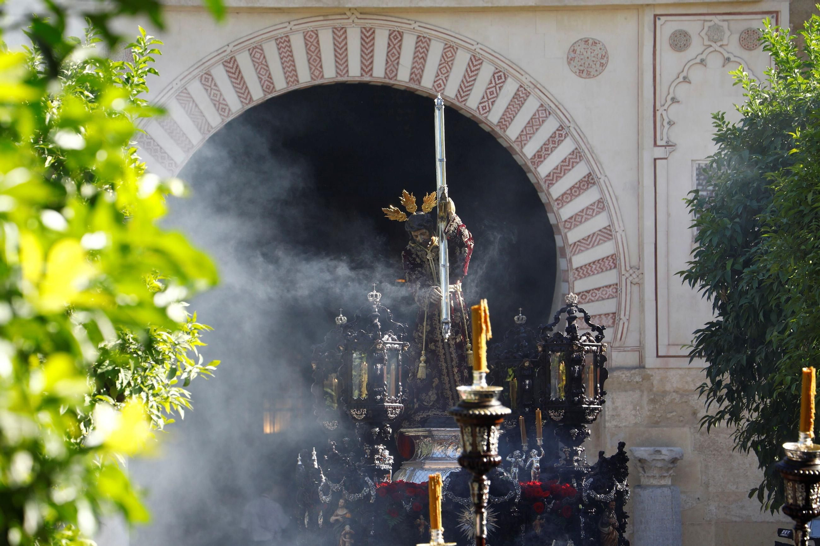 Las mejores fotos de los traslados de regreso de las hermandades tras el Magno Vía Crucis de Córdoba