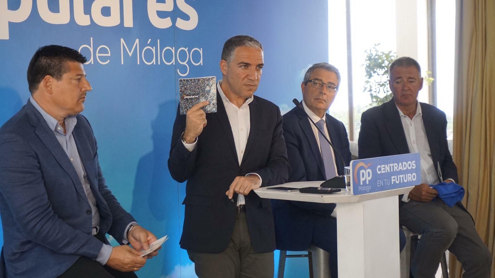El presidente del PP, Elías Bendodo, presenta las 103 medidas de gobierno para la Diputación de Málaga.