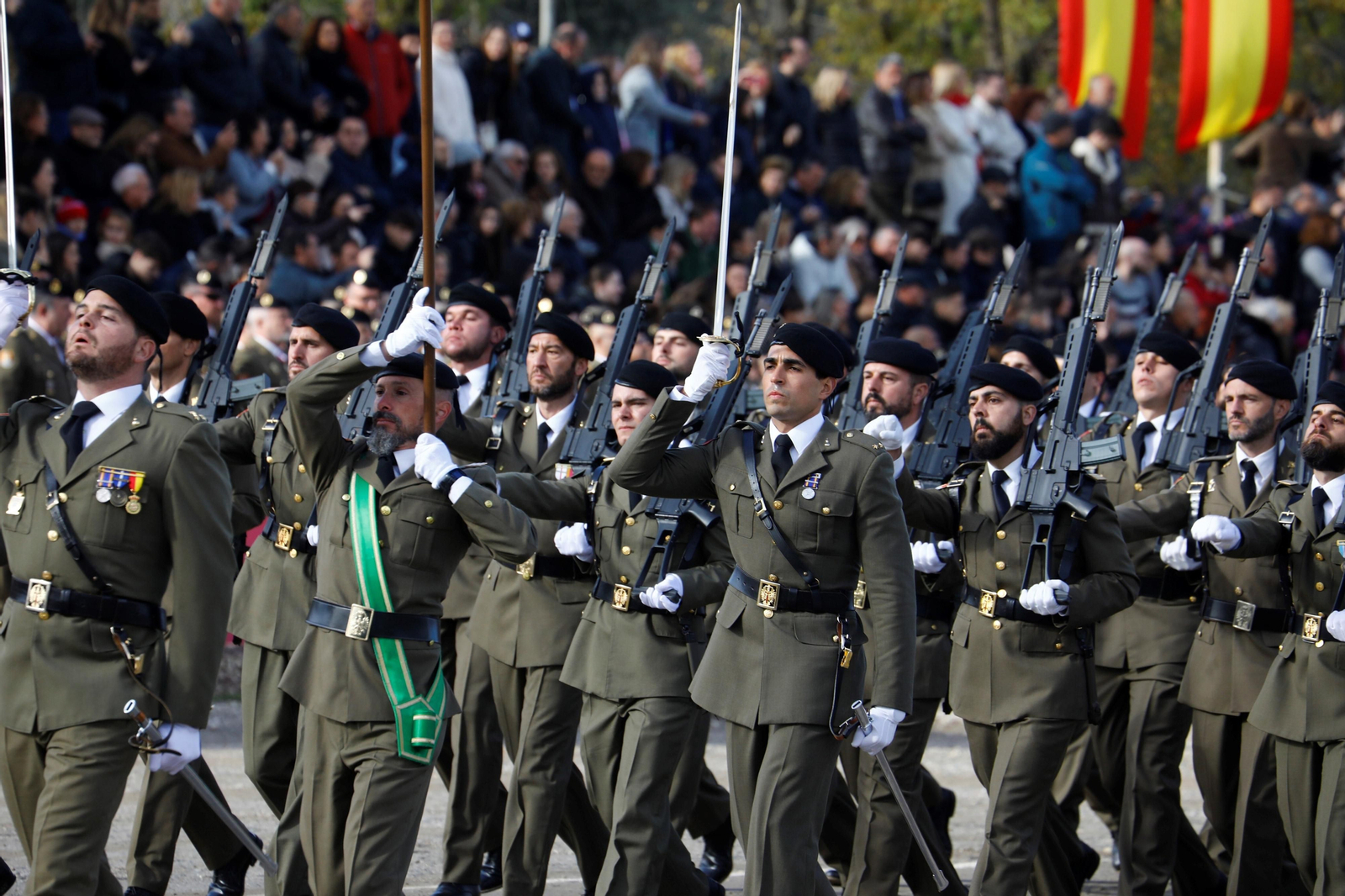 La Brigada Guzmán el Bueno X celebra el día de la Inmaculada en Cerro Muriano, en imágenes
