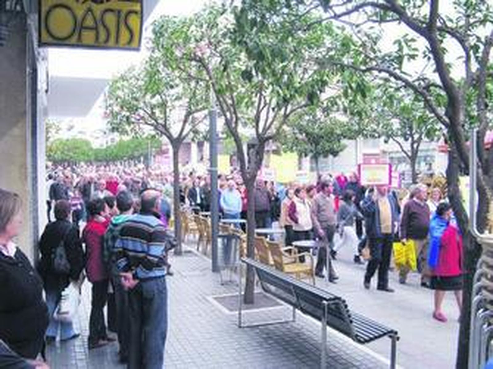 Los manifestantes, por las calles de Ubrique ayer.