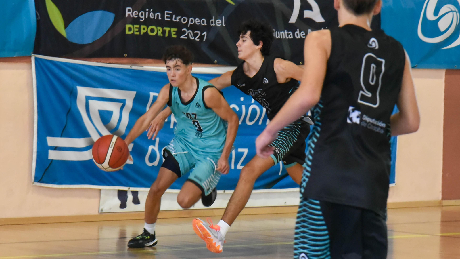 Las fotos de la tercera jornada del Andaluz infantil masculino de baloncesto en La Línea