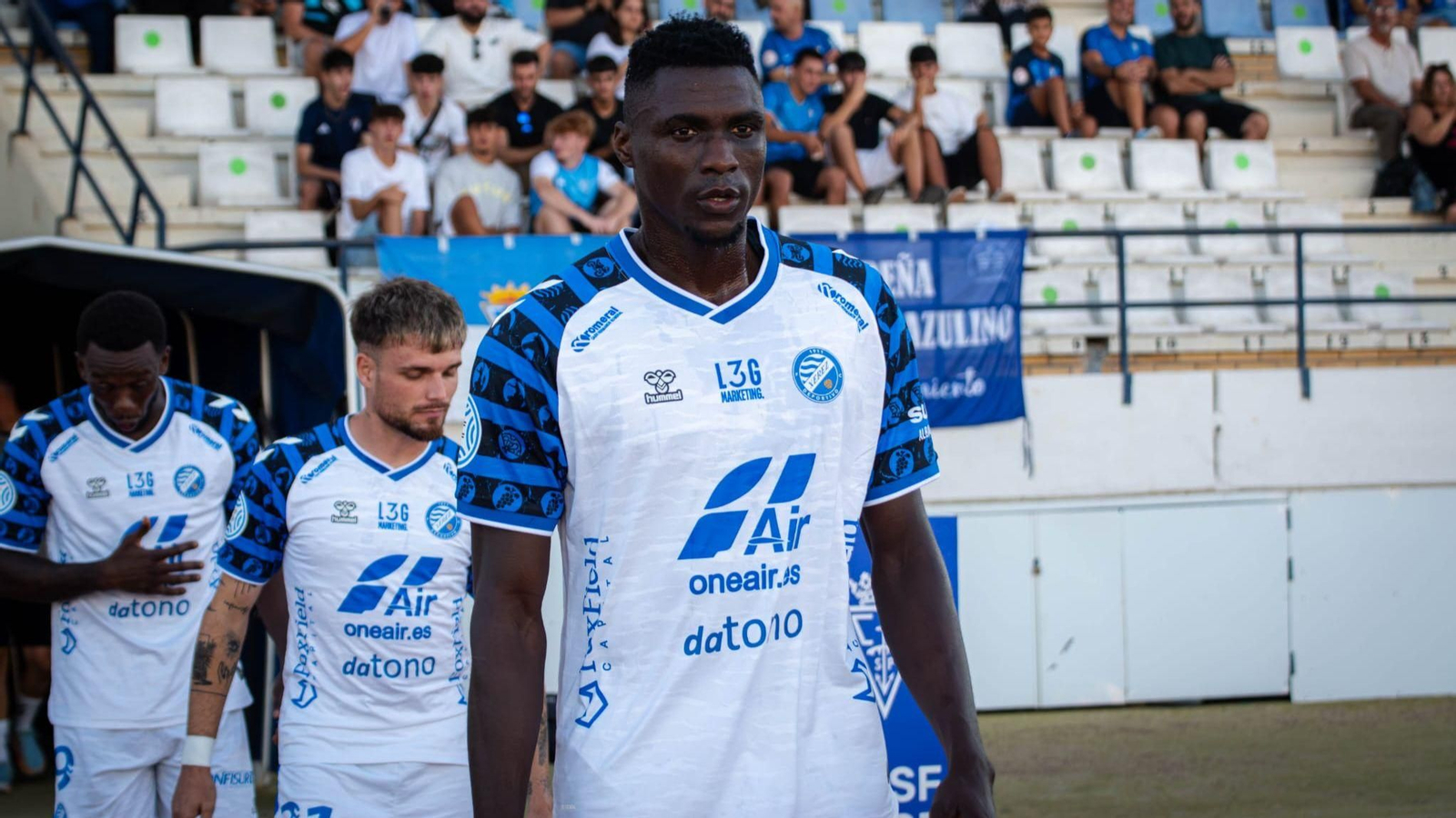 Udom Ekerette ya es nuevo jugador del Xerez DFC de forma oficial.