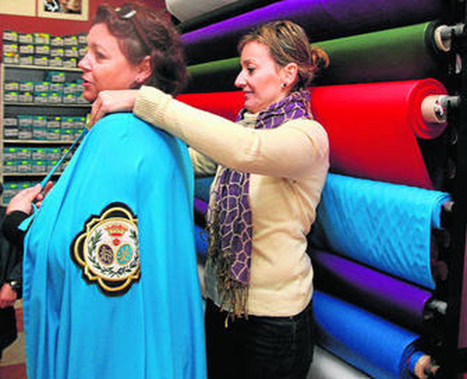 Probando un capirote en Copistería Vieira.