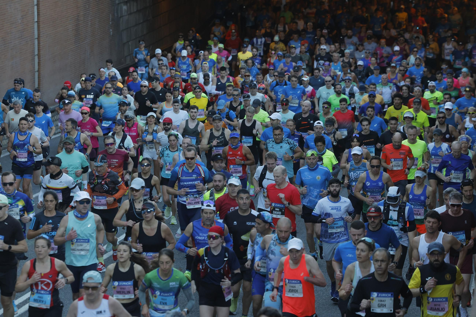 Búscate en el Zurich Maratón de Sevilla 2025