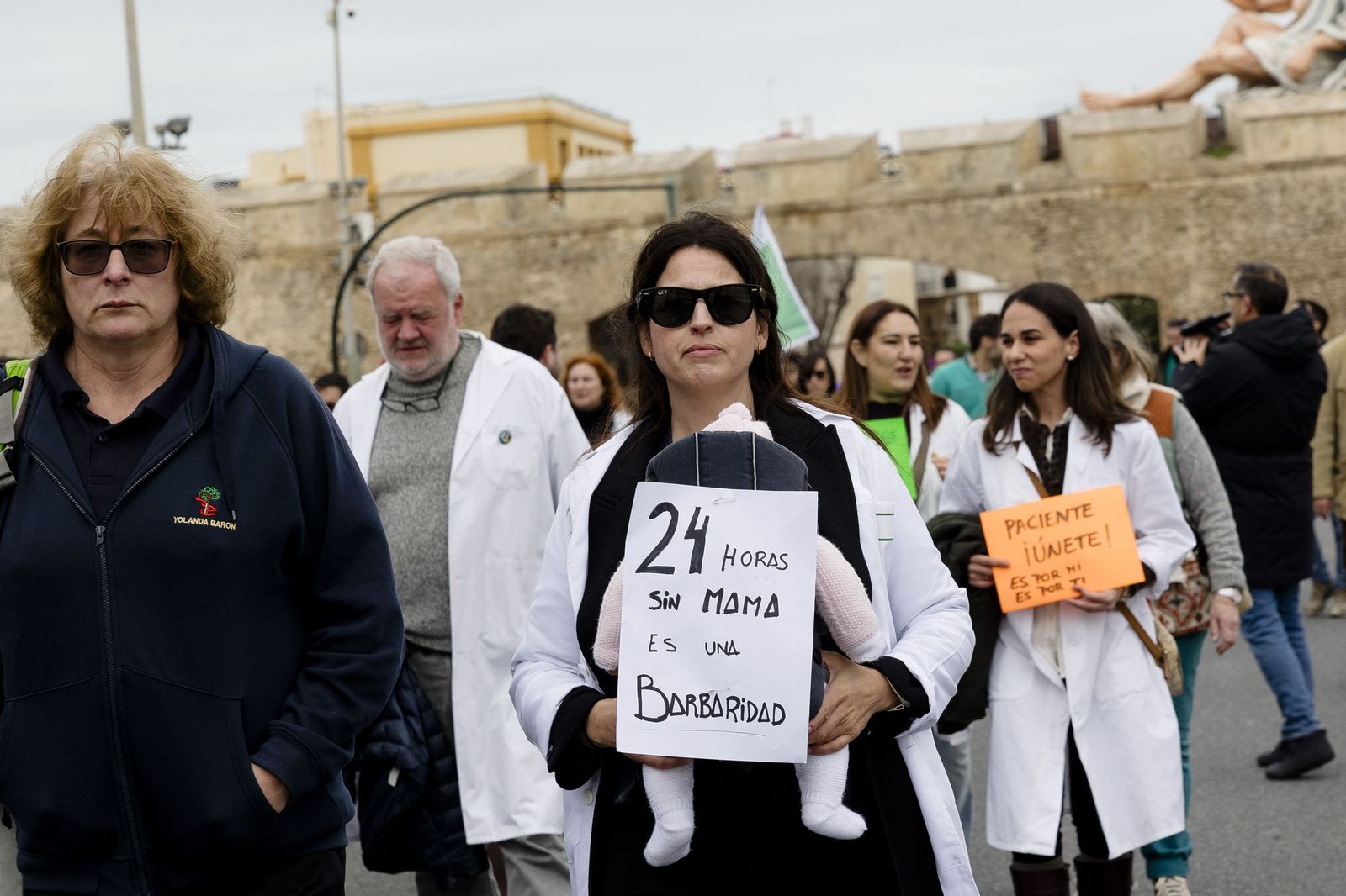 Las imágenes de la manifestación de médicos en Cádiz