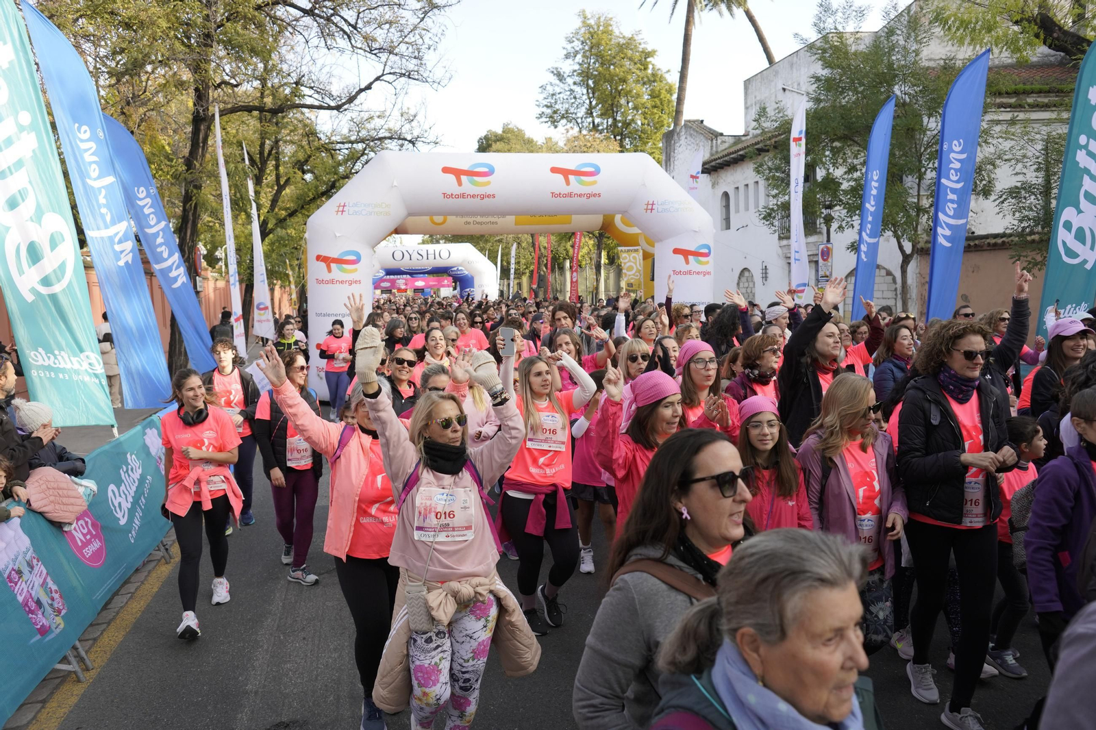 Búscate en las fotos de la Carrera de la Mujer de Sevilla